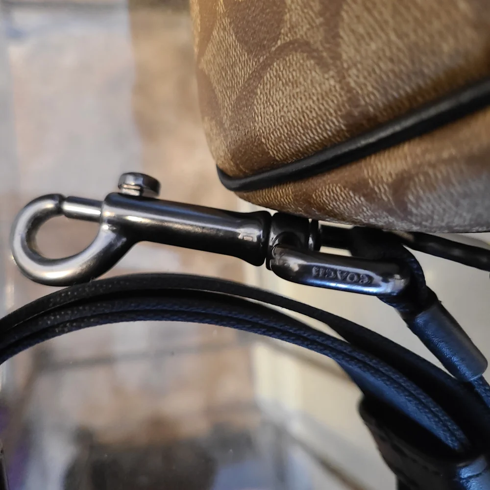 Coach Men/Women Signature Canvase Messanger Bag in Brown and Black/Unisex - Picture 10 of 13